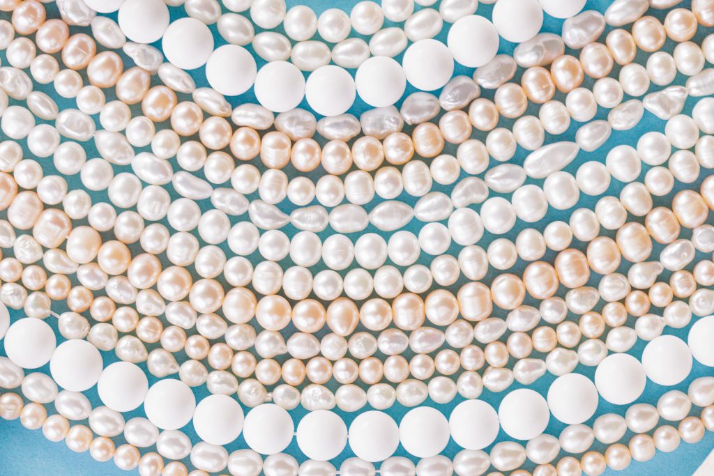 fotografii-produs-bijuterie-pietre-pretioase-perle-caseta-studio