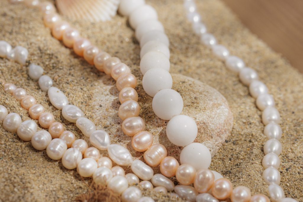 fotografii-produs-bijuterie-pietre-pretioase-perle-caseta-studio